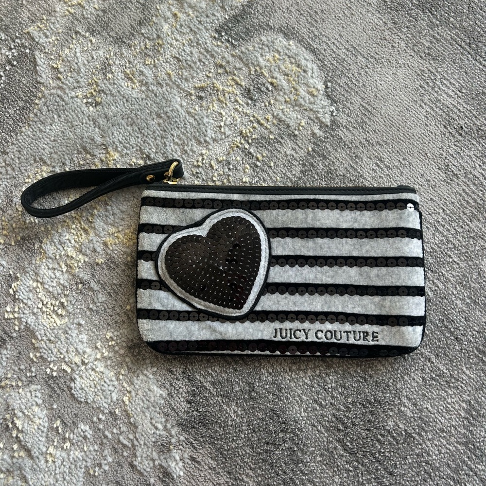 Juicy Couture Black and Gray Heart Wristlet